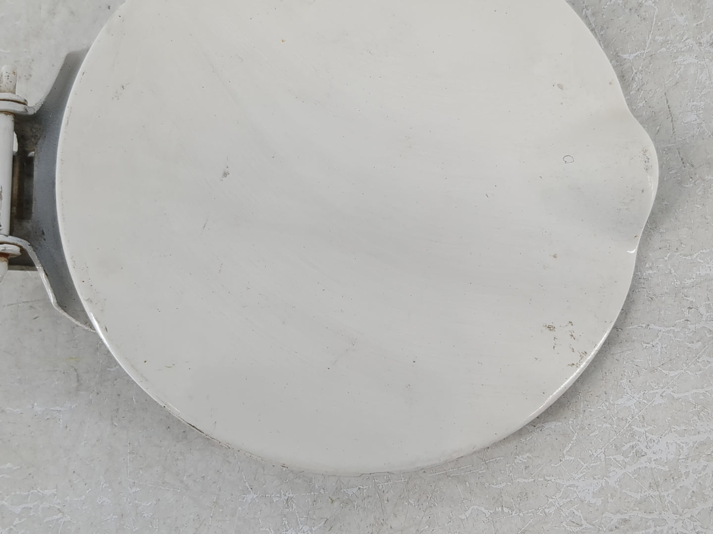 2008 Dodge Grand Caravan Fuel Tank Door Lid Gas Tank White - Oemusedautoparts1.com