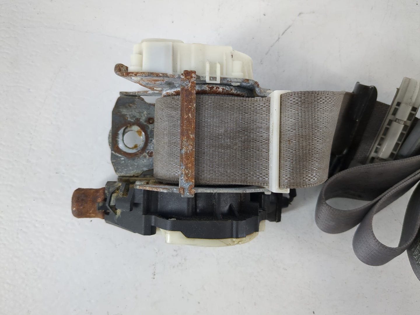 2008-2010 Dodge Grand Caravan Passenger Front Seatbelt Retractor 1065729 - Oemusedautoparts1.com