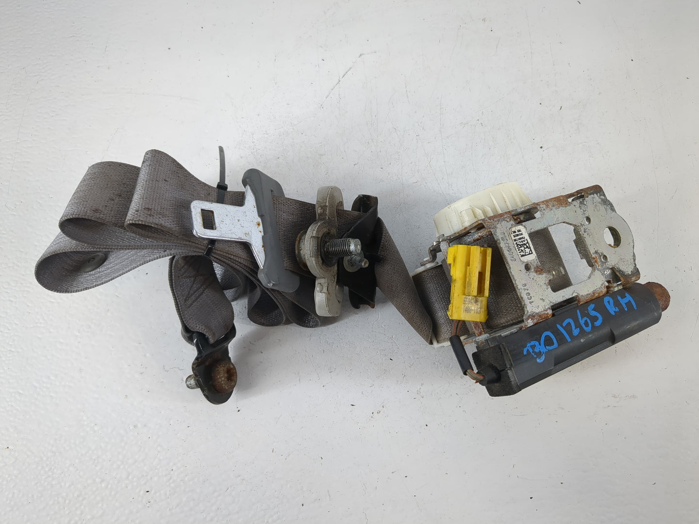 2008-2010 Dodge Grand Caravan Passenger Front Seatbelt Retractor 1065729 - Oemusedautoparts1.com
