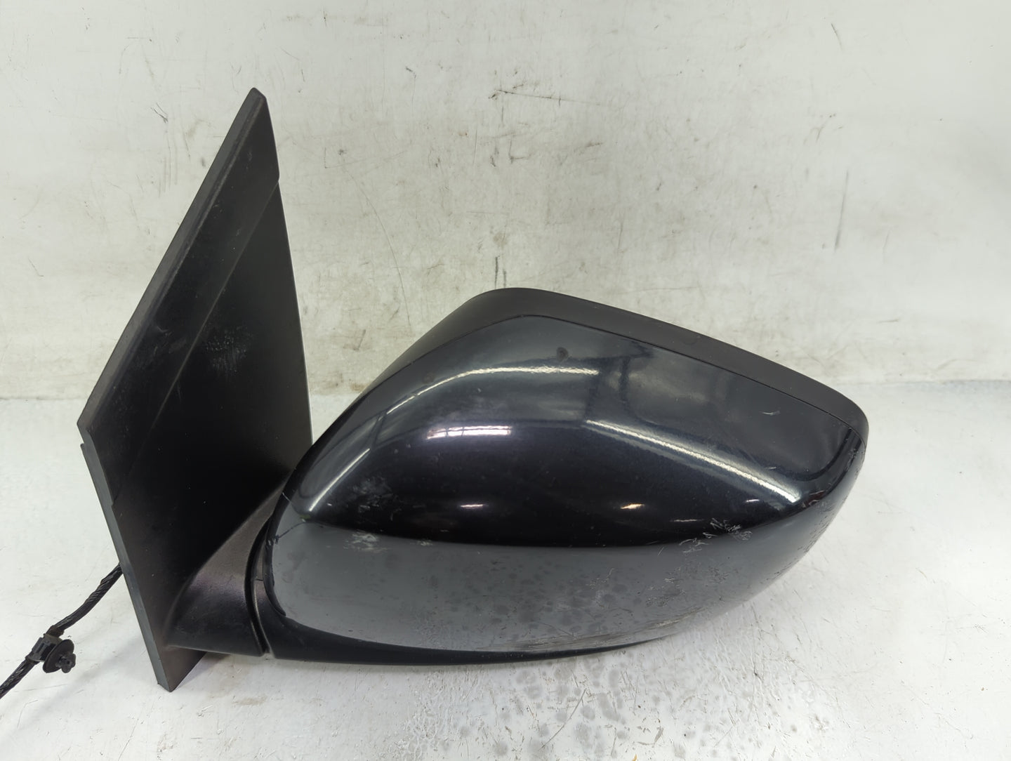 2008 Dodge Grand Caravan Driver Side View Mirror - Left Door Mirror OEM Used - Oemusedautoparts1.com