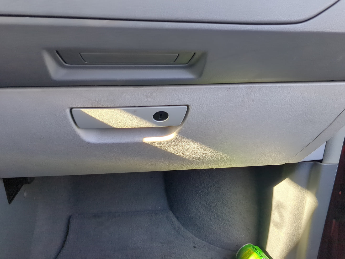 2008 Dodge Grand Caravan Passenger Glove Box Door Storage Compartment - Oemusedautoparts1.com