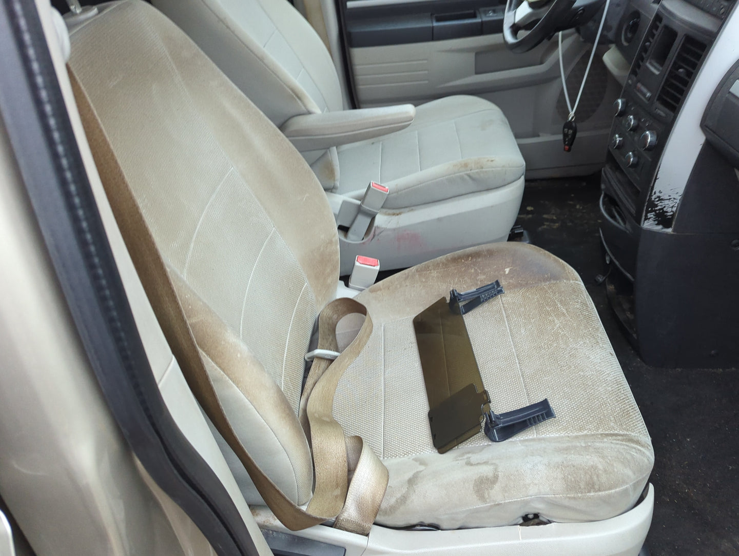 2008-2010 Dodge Grand Caravan Passenger Front Seat Oem - Oemusedautoparts1.com