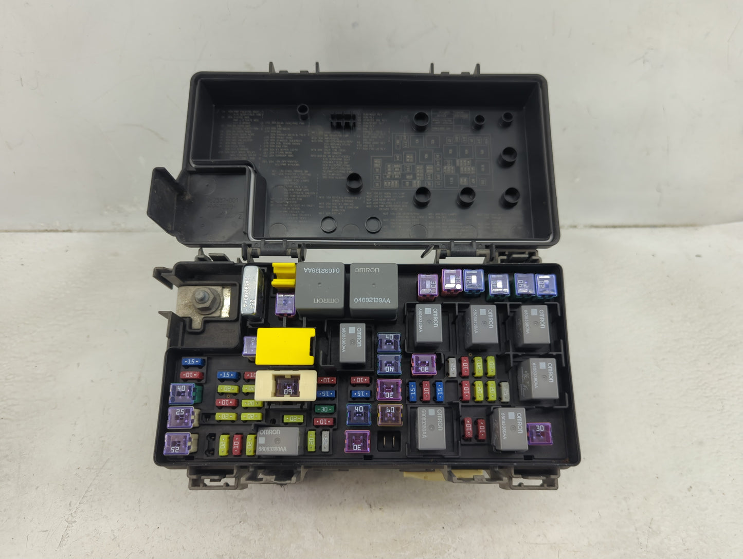 2008-2008 Dodge Grand Caravan Fusebox Fuse Box Relay Module Tipm - Oemusedautoparts1.com