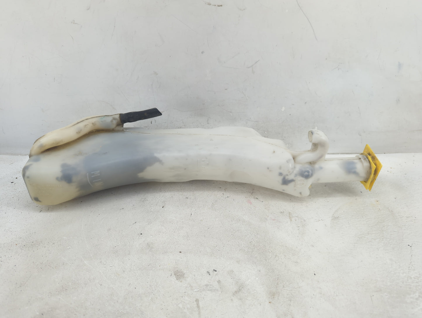 2008 Dodge Grand Caravan Windshield Washer Fluid Reservoir Bottle Oem - Oemusedautoparts1.com