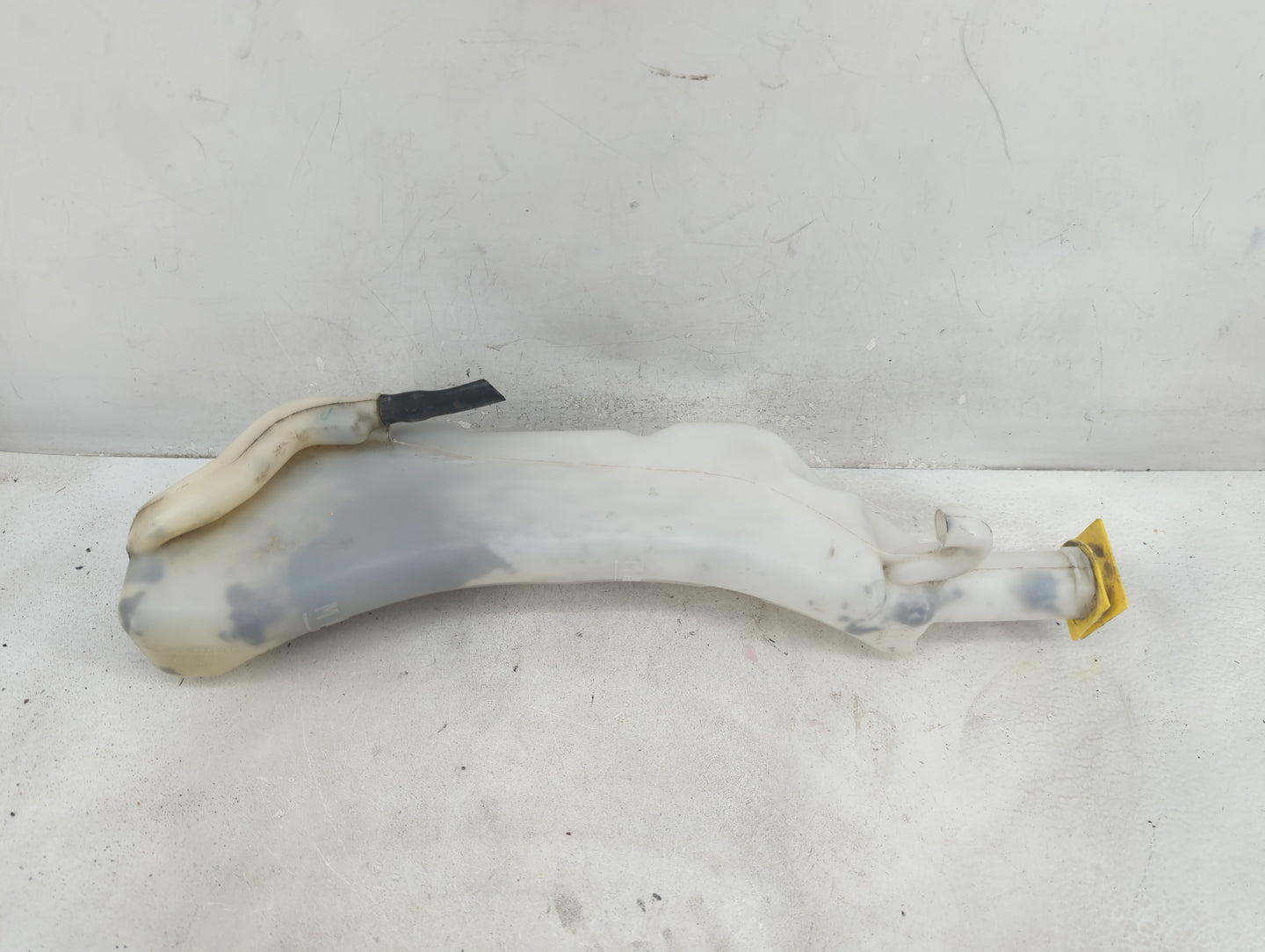 2008 Dodge Grand Caravan Windshield Washer Fluid Reservoir Bottle Oem - Oemusedautoparts1.com