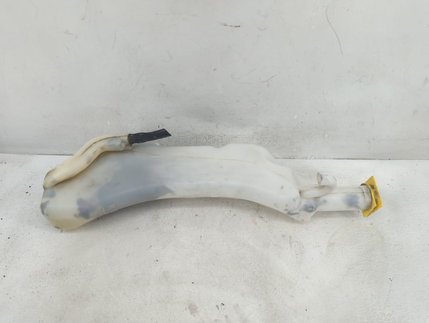 2008 Dodge Grand Caravan Windshield Washer Fluid Reservoir Bottle Oem - Oemusedautoparts1.com