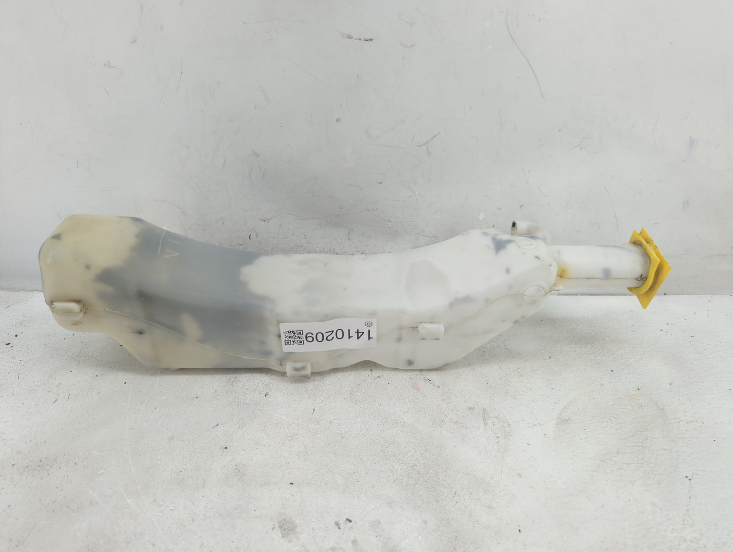2008 Dodge Grand Caravan Windshield Washer Fluid Reservoir Bottle Oem - Oemusedautoparts1.com