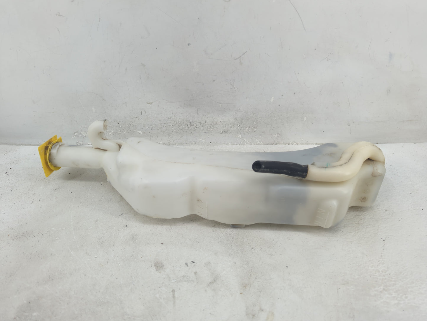 2008 Dodge Grand Caravan Windshield Washer Fluid Reservoir Bottle Oem - Oemusedautoparts1.com