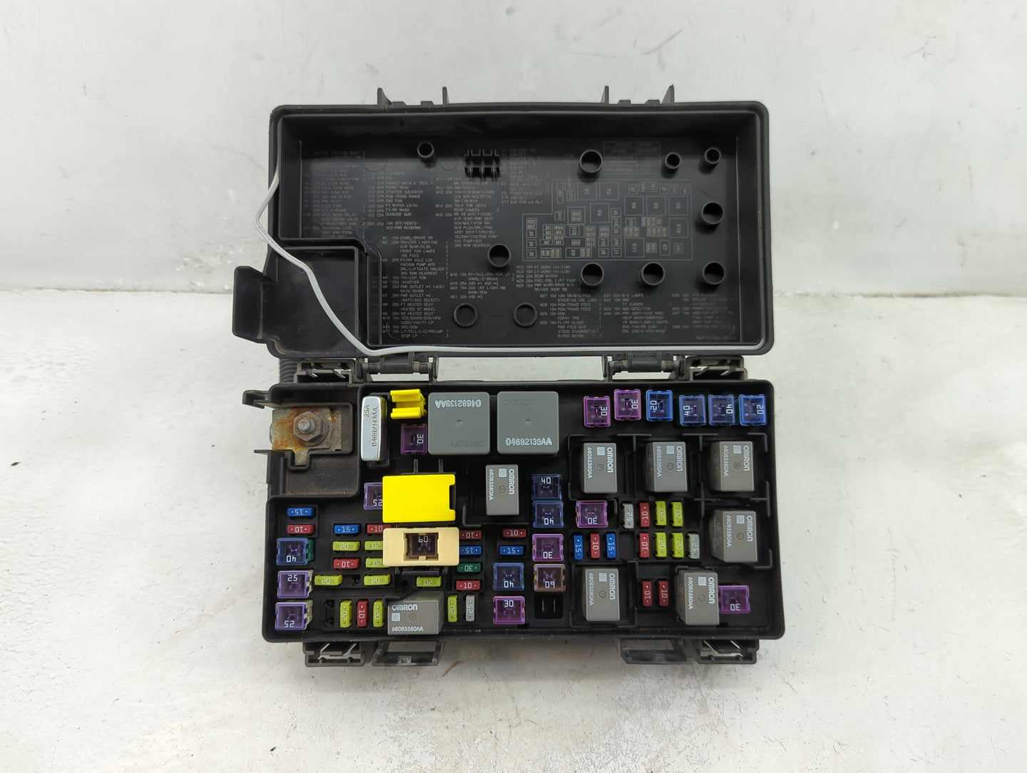 2008-2008 Dodge Grand Caravan Fusebox Fuse Box Relay Module Tipm - Oemusedautoparts1.com