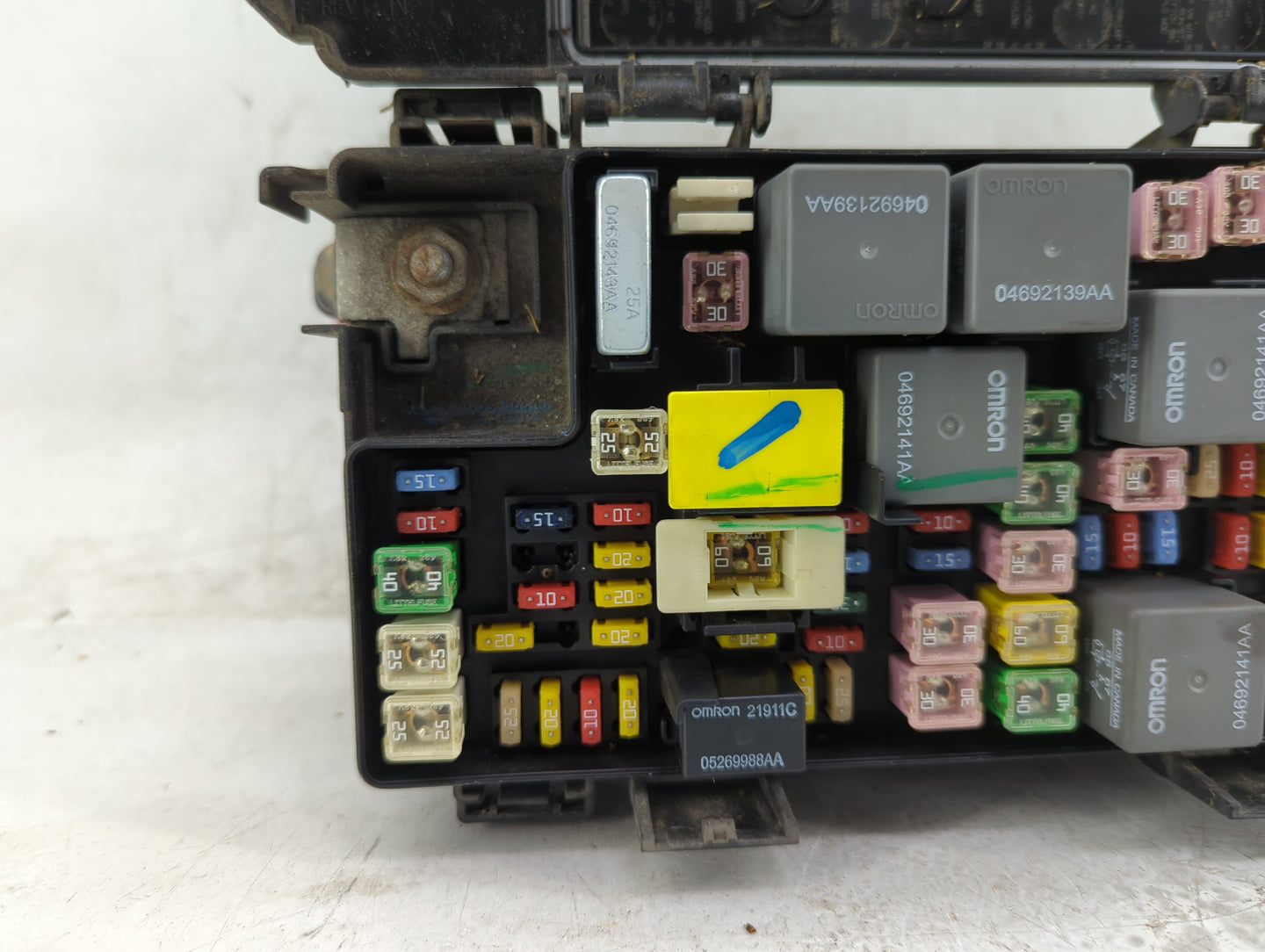 2008 Dodge Grand Caravan Fusebox Fuse Box Panel Relay Module P/N:RTB09C04C6 Fits OEM Used Auto Parts - Oemusedautoparts1.com
