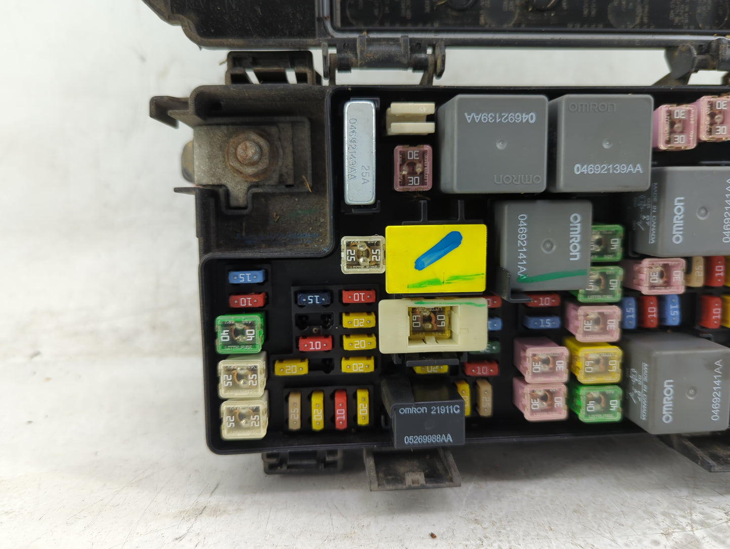 2008 Dodge Grand Caravan Fusebox Fuse Box Panel Relay Module P/N:RTB09C04C6 Fits OEM Used Auto Parts - Oemusedautoparts1.com