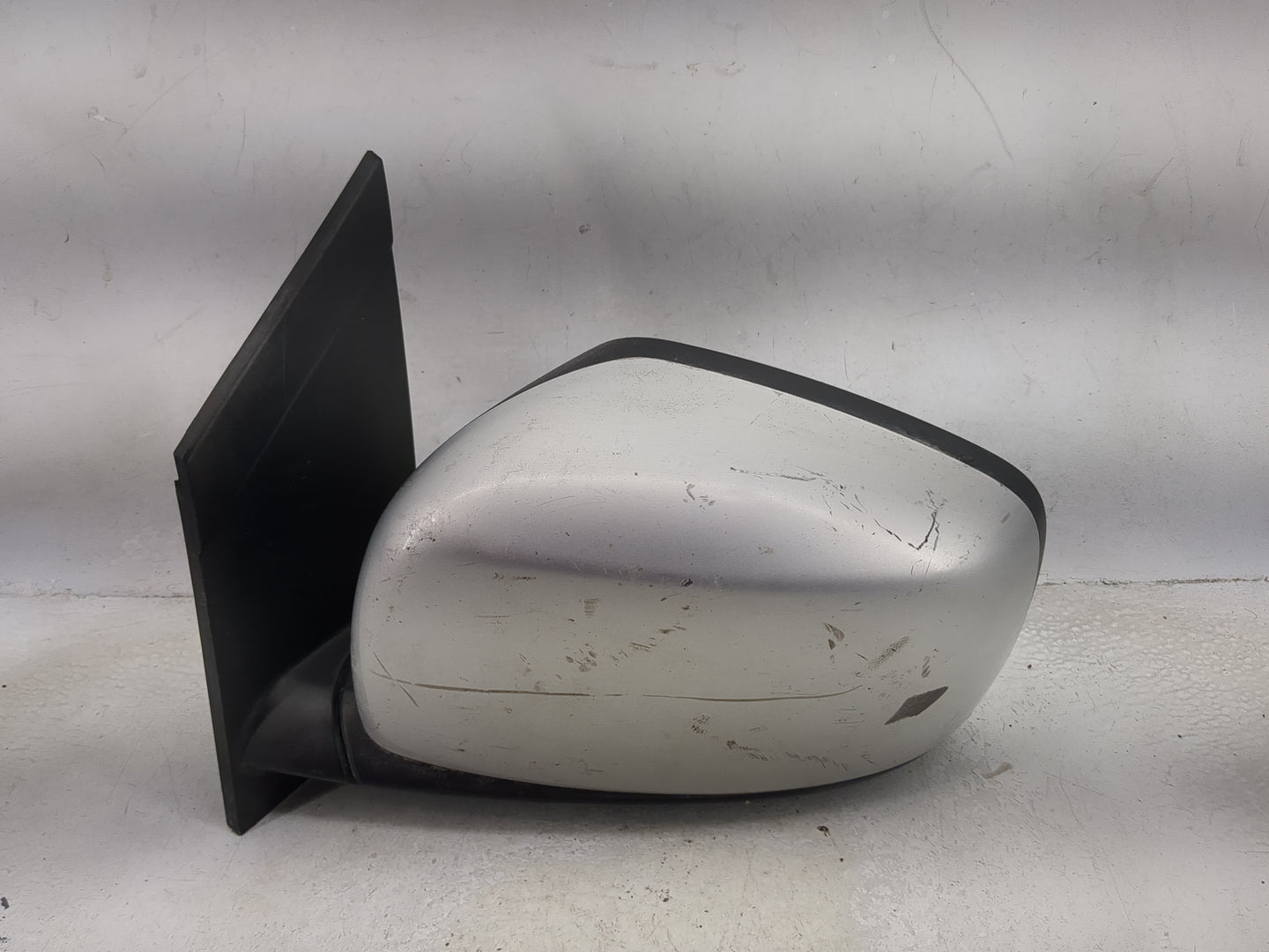 2008-2010 Dodge Grand Caravan Driver Side View Mirror - Left Door Mirror OEM Used - Oemusedautoparts1.com