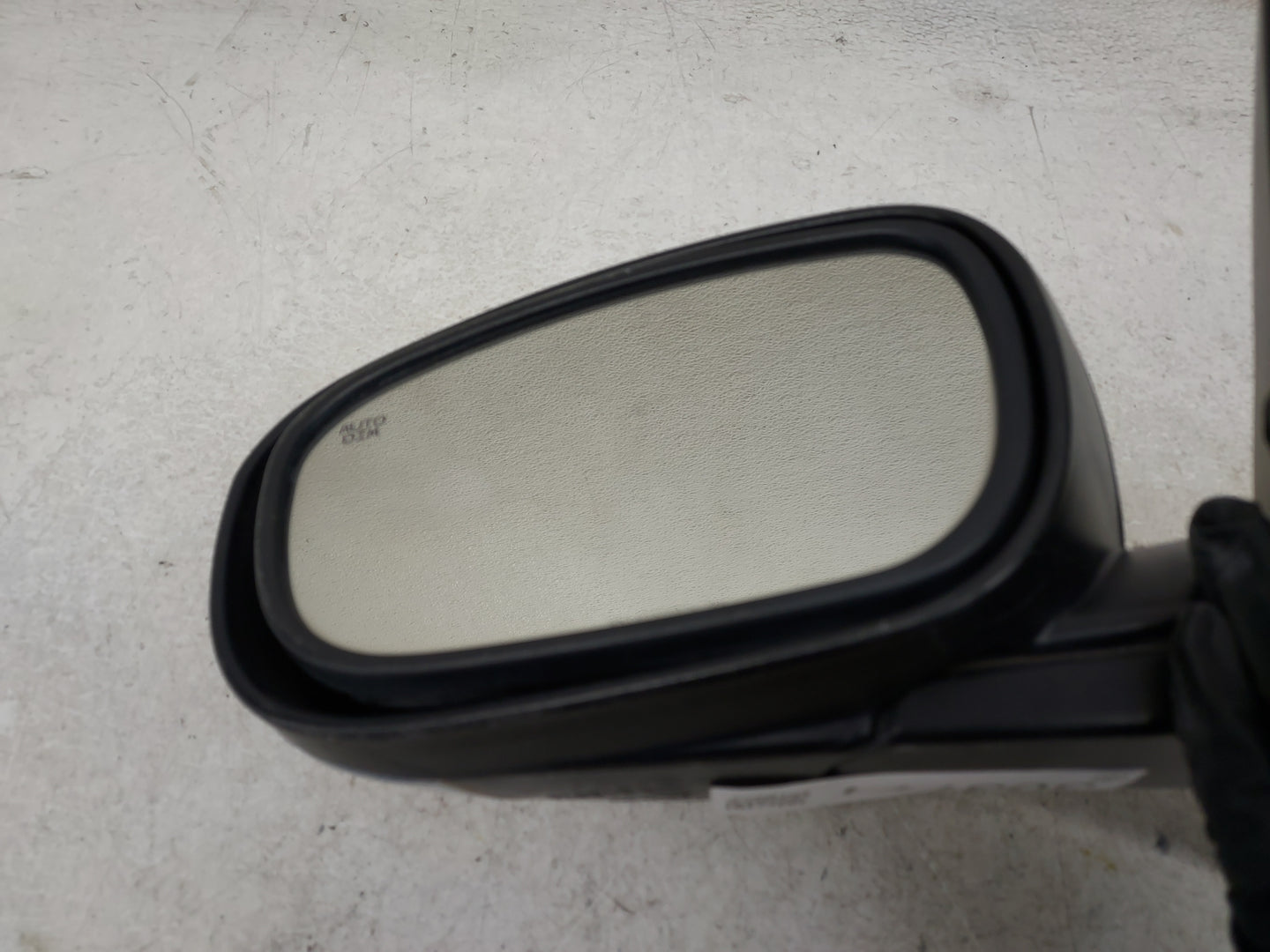 2005-2008 Dodge Magnum Driver Side View Mirror - Left Door Mirror OEM Used - Oemusedautoparts1.com