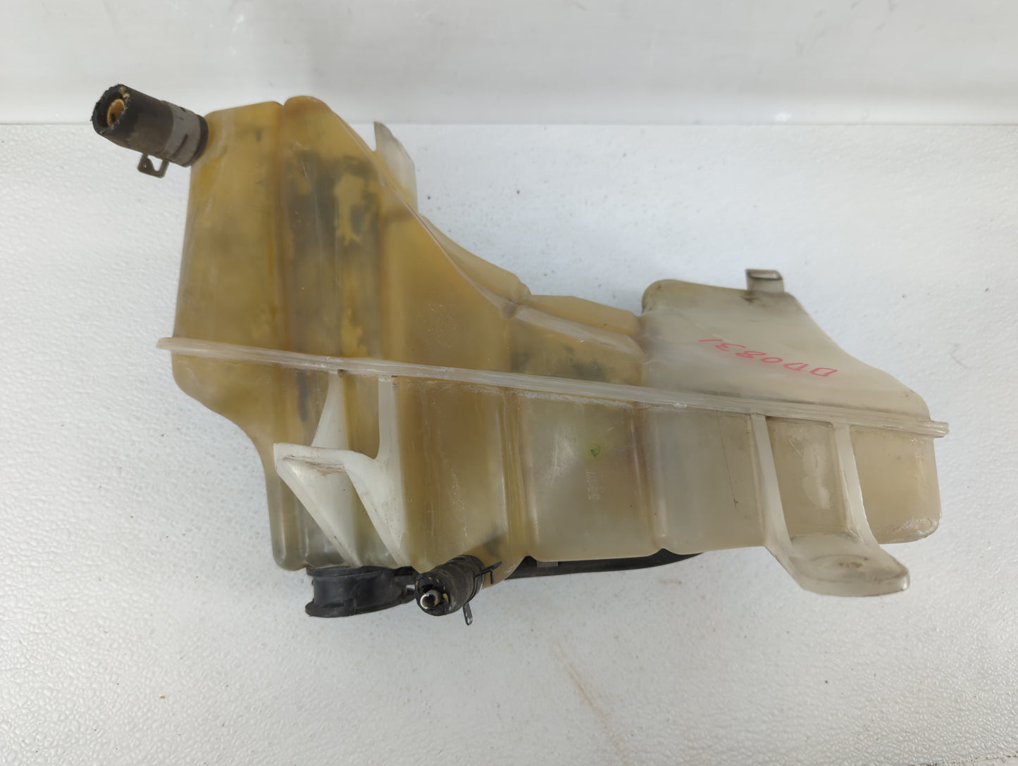 2005-2008 Dodge Magnum Windshield Washer Fluid Reservoir Bottle Oem - Oemusedautoparts1.com
