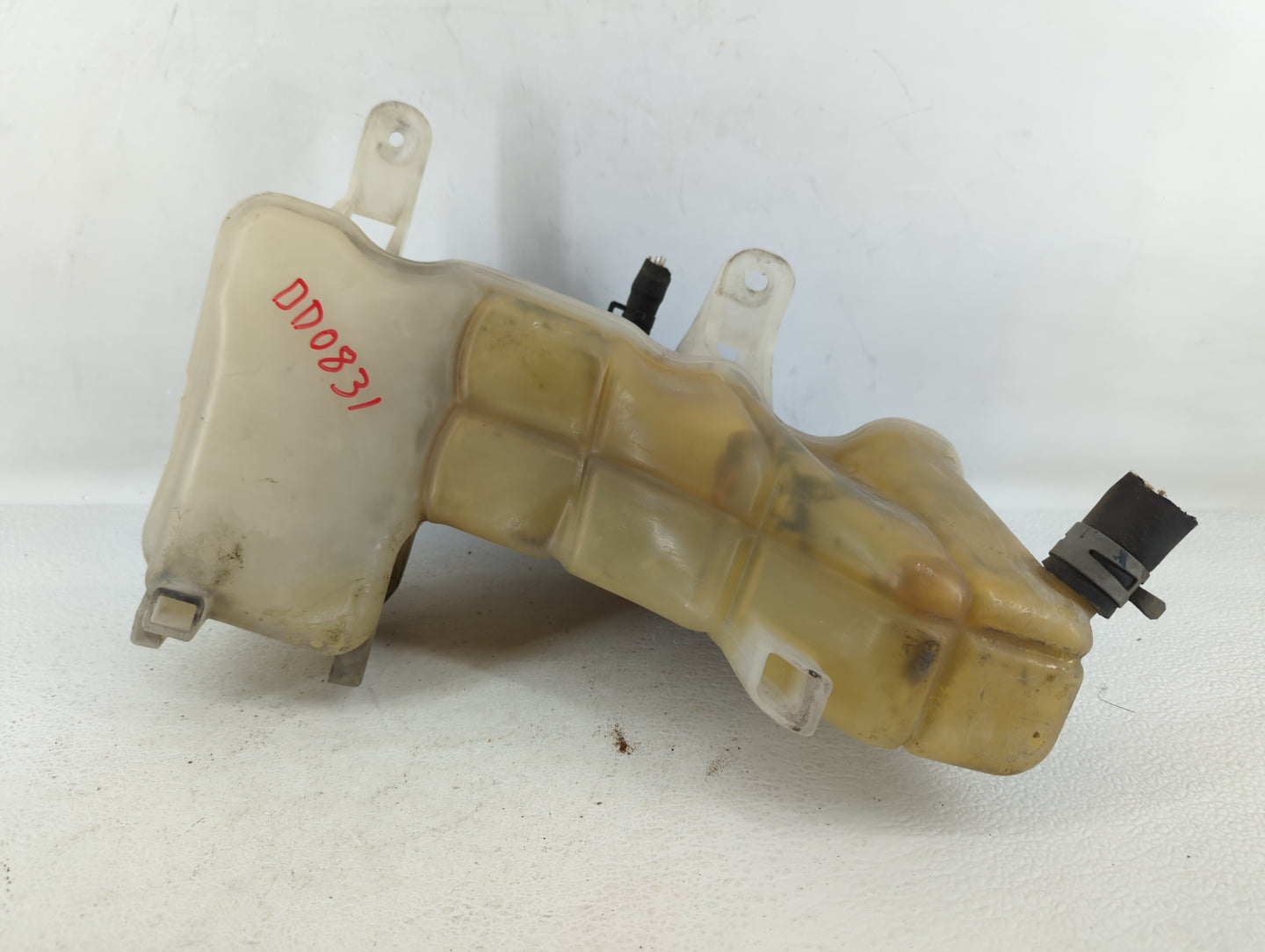 2005-2008 Dodge Magnum Windshield Washer Fluid Reservoir Bottle Oem - Oemusedautoparts1.com