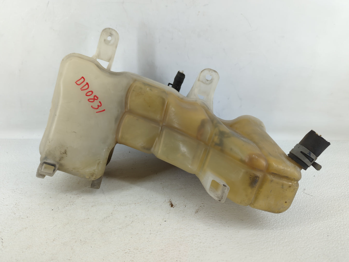 2005-2008 Dodge Magnum Windshield Washer Fluid Reservoir Bottle Oem - Oemusedautoparts1.com