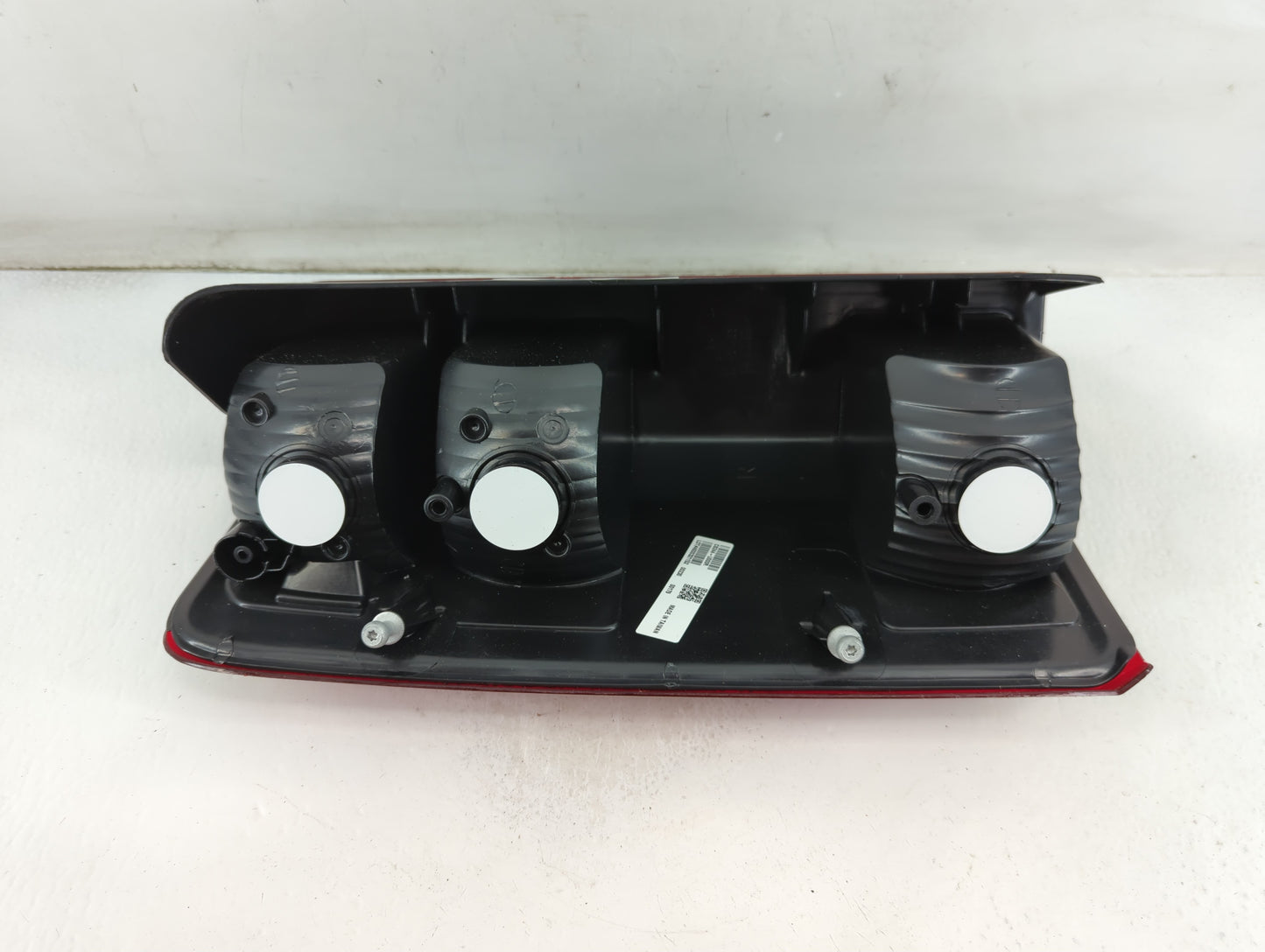 2007-2011 Dodge Nitro Rear Center Lid Brake Light Tail Light P/N:4600321152 CS244-U000R Fits Fits 2007 2008 2009 2010 2011 O
