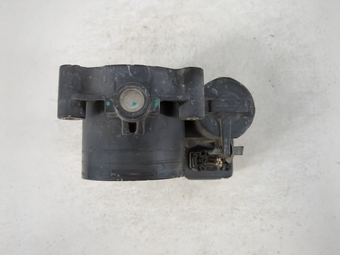 2008 Dodge Ram 1500 Throttle Body P/N:0486166 Fits Fits 2007 2009 2010 2011 2012 OEM Used Auto Parts - Oemusedautoparts1.com