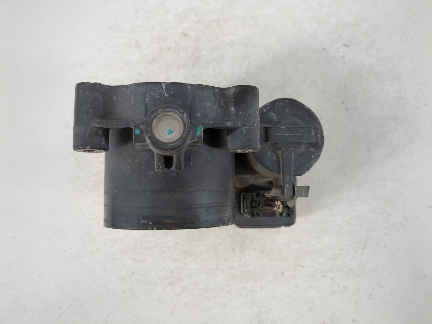 2008 Dodge Ram 1500 Throttle Body P/N:0486166 Fits Fits 2007 2009 2010 2011 2012 OEM Used Auto Parts - Oemusedautoparts1.com
