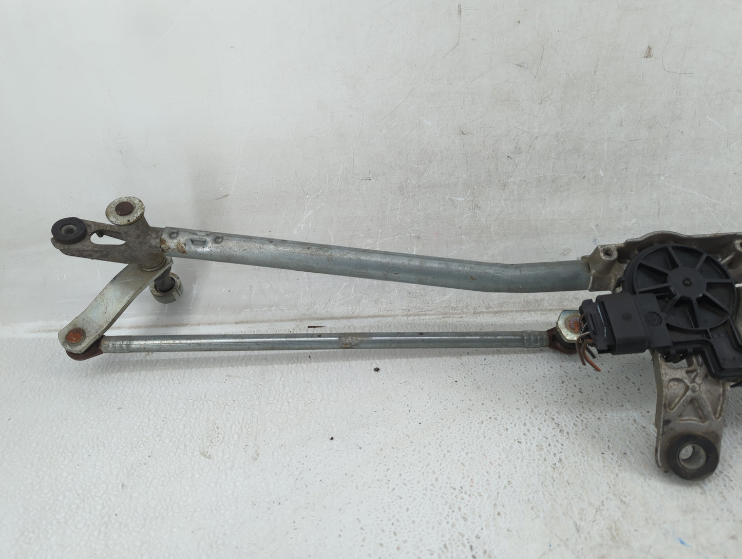 2008 Dodge Ram 1500 Front Windshield Wiper Motor P/N:91498-308 Fits OEM Used Auto Parts - Oemusedautoparts1.com
