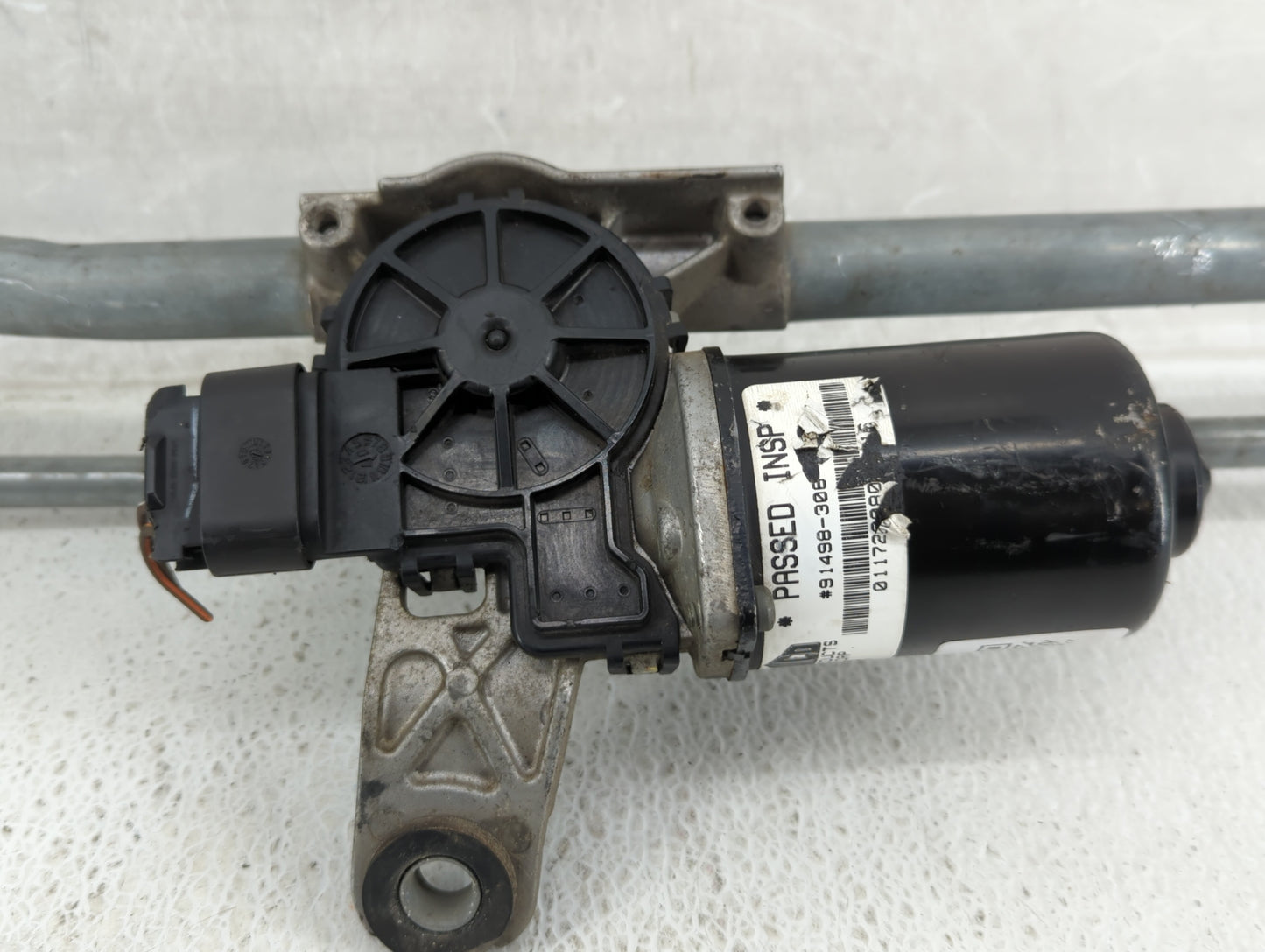 2008 Dodge Ram 1500 Front Windshield Wiper Motor P/N:91498-308 Fits OEM Used Auto Parts - Oemusedautoparts1.com