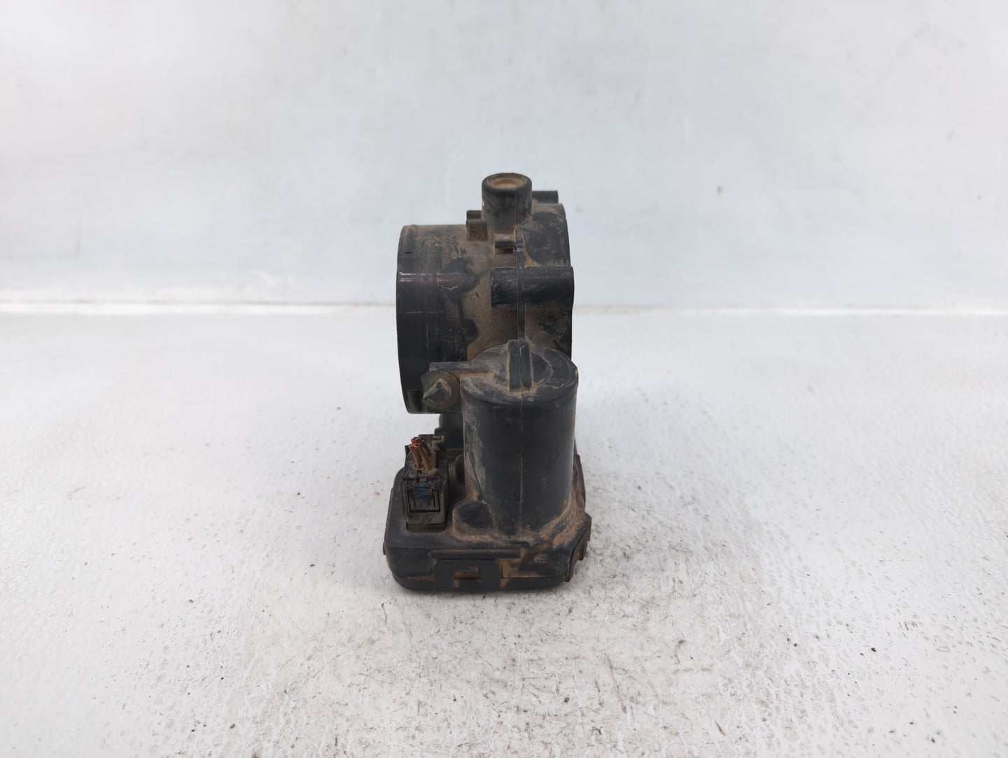 2008 Dodge Ram 1500 Throttle Body P/N:53032837AA Fits Fits 2009 2010 2011 2012 2013 OEM Used Auto Parts - Oemusedautoparts1.