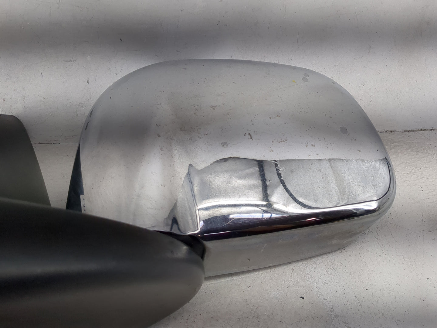 2002-2008 Dodge Ram 1500 Driver Side View Mirror - Left Door Mirror OEM Used - Oemusedautoparts1.com