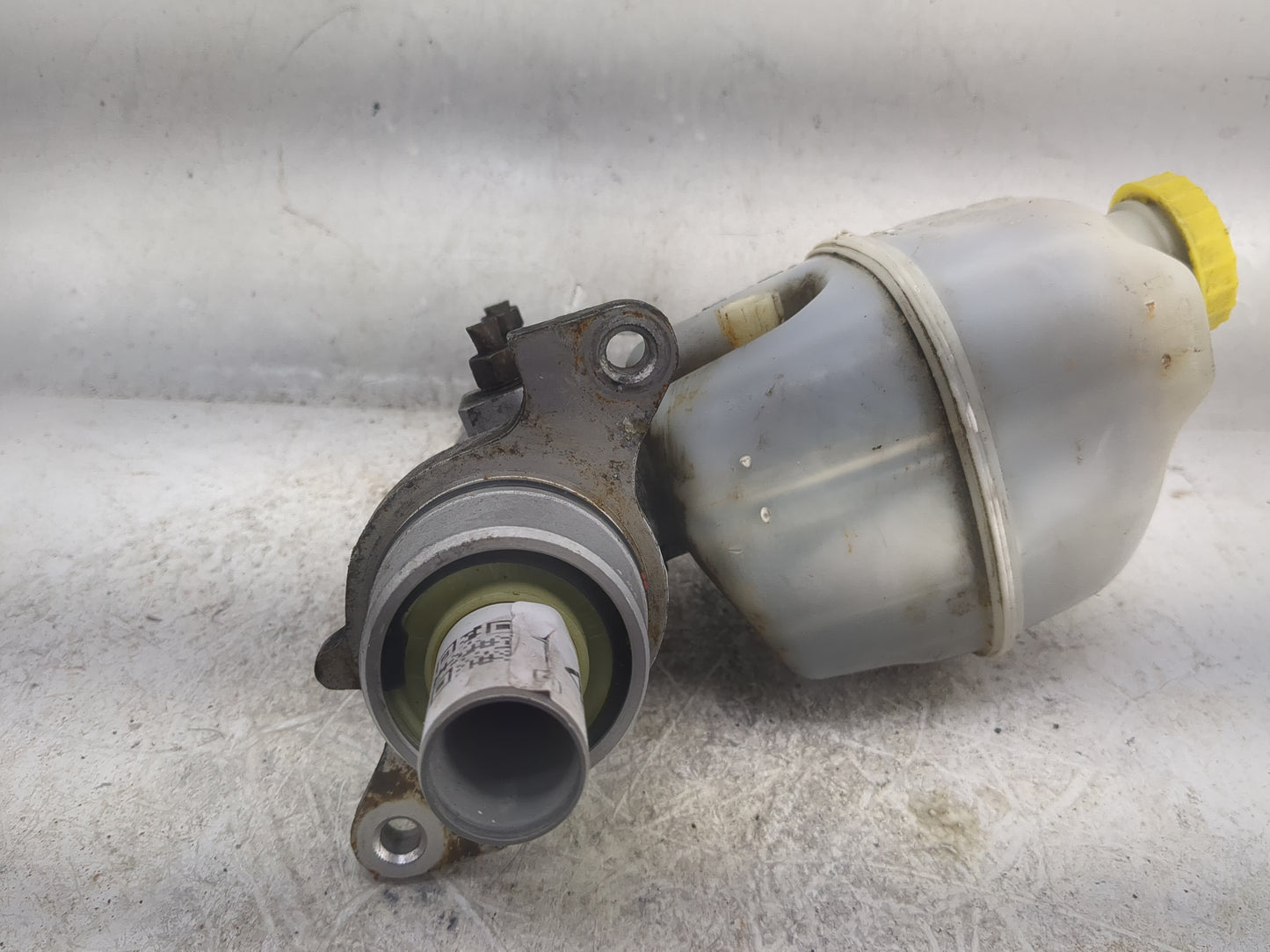 2007-2008 Dodge Ram 1500 Brake Master Cylinder 1496915 - Oemusedautoparts1.com