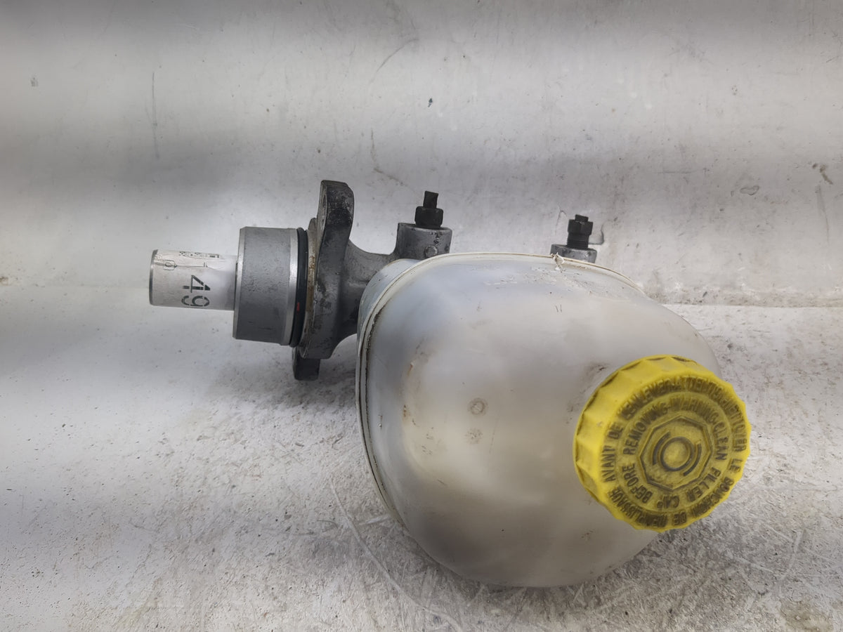 2007-2008 Dodge Ram 1500 Brake Master Cylinder 1496915 - Oemusedautoparts1.com