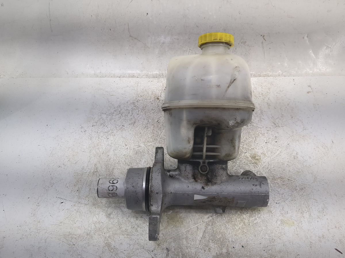 2007-2008 Dodge Ram 1500 Brake Master Cylinder 1496915 - Oemusedautoparts1.com