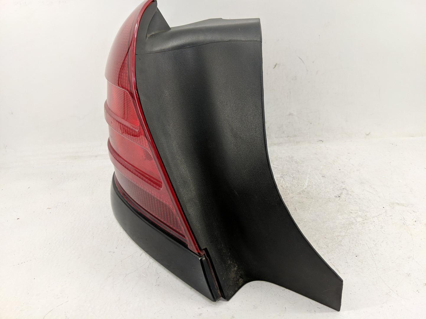 2000-2011 Ford Crown Victoria Tail Light Assembly Driver Left OEM P/N:W7X-13441-A Fits OEM Used Auto Parts - Oemusedautopart
