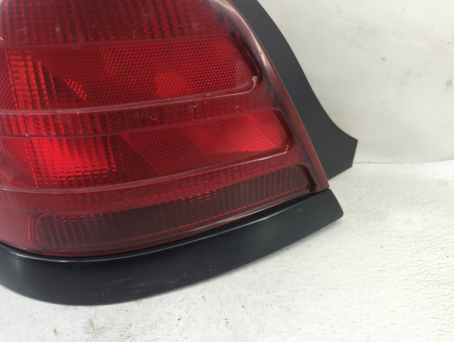 2000-2011 Ford Crown Victoria Tail Light Assembly Driver Left OEM P/N:W7X-13441-A Fits OEM Used Auto Parts - Oemusedautopart