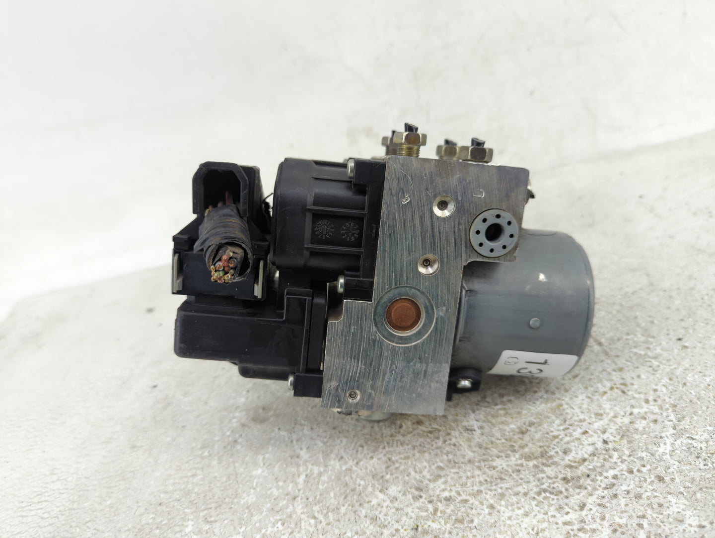 2006-2008 Ford Crown Victoria ABS Pump Control Module Replacement P/N:6W73-2C346-BA Fits Fits 2006 2007 2008 OEM Used Auto P