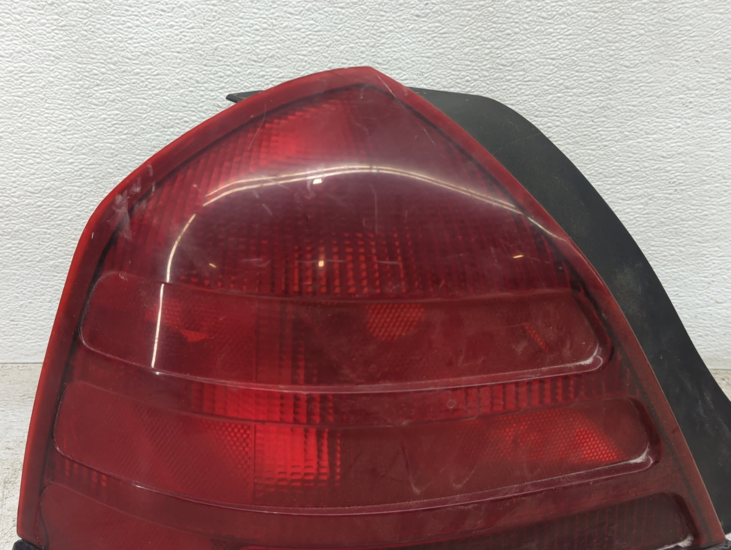 2000-2011 Ford Crown Victoria Tail Light Assembly Driver Left OEM Fits OEM Used Auto Parts - Oemusedautoparts1.com