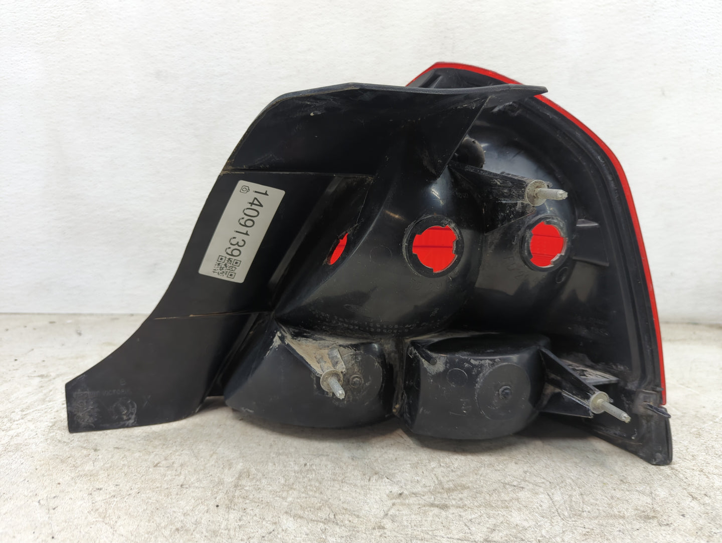 2000-2011 Ford Crown Victoria Tail Light Assembly Driver Left OEM Fits OEM Used Auto Parts - Oemusedautoparts1.com