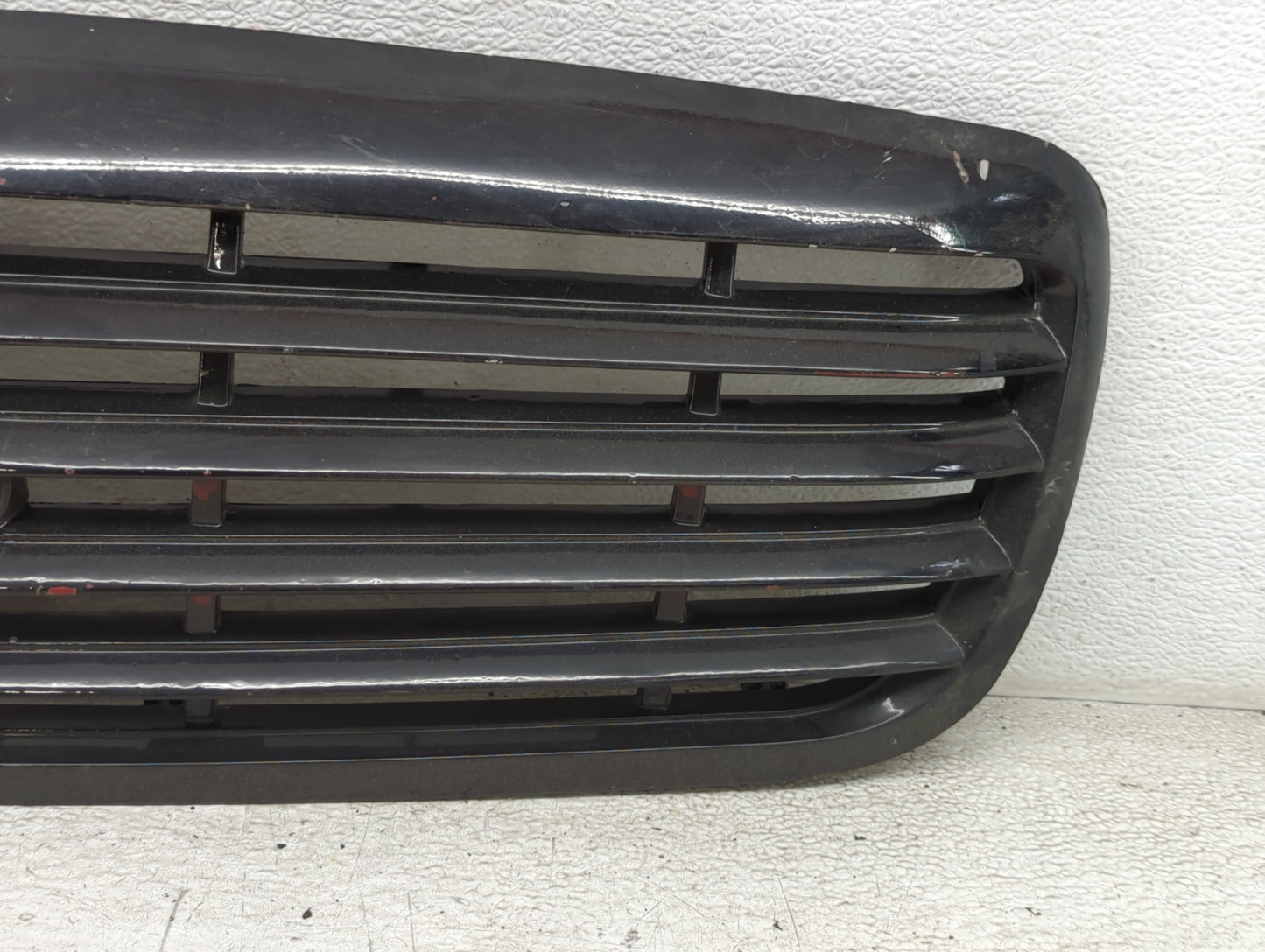 1998-2011 Ford Crown Victoria Front Grille Bumper Not Included - Oemusedautoparts1.com