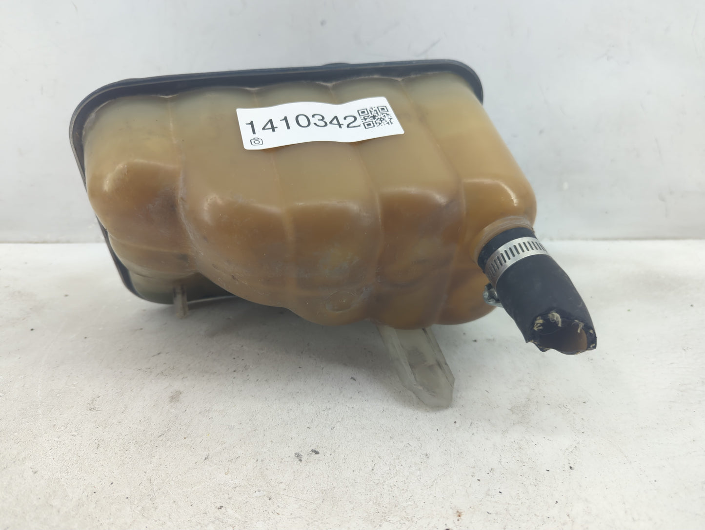 2003 Ford Crown Victoria Radiator Coolant Overflow Expansion Tank Bottle 1410342 - Oemusedautoparts1.com