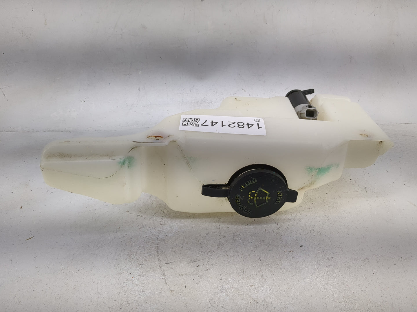 2000-2011 Ford Crown Victoria Windshield Washer Fluid Reservoir Bottle - Oemusedautoparts1.com