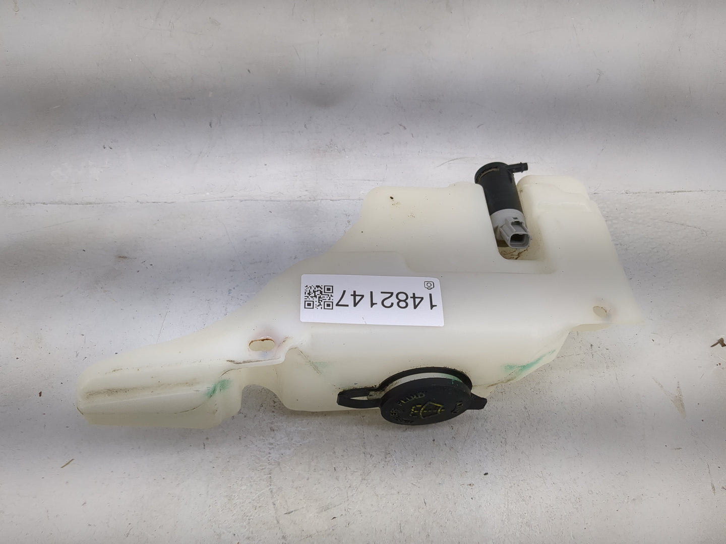2000-2011 Ford Crown Victoria Windshield Washer Fluid Reservoir Bottle - Oemusedautoparts1.com