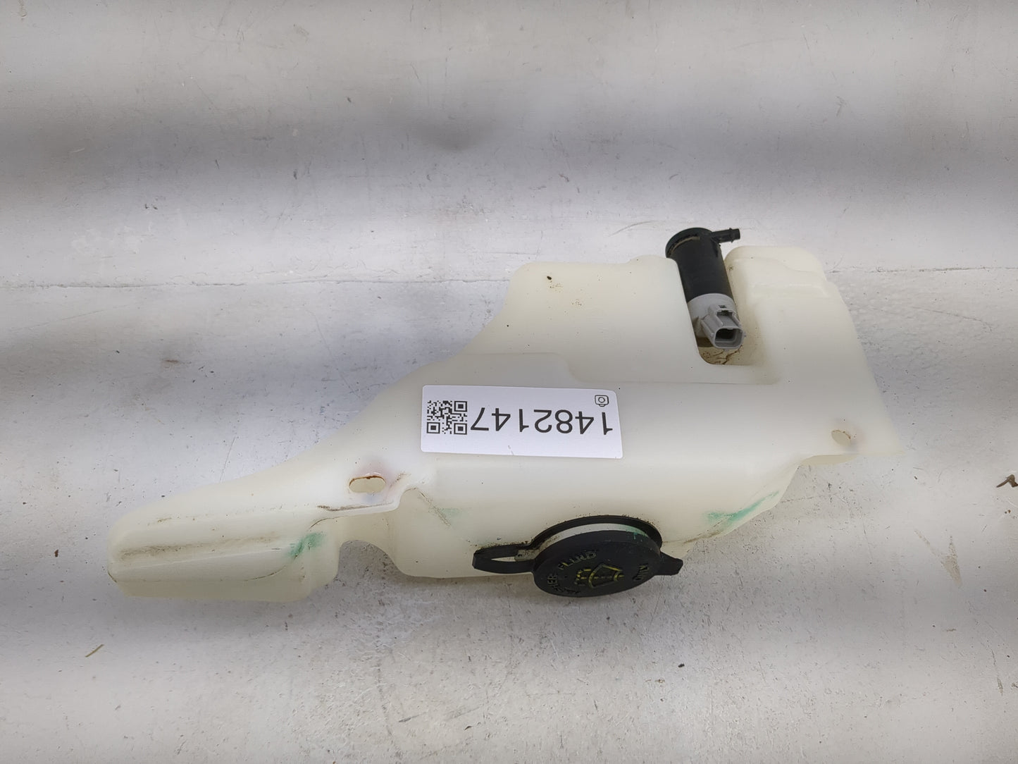 2000-2011 Ford Crown Victoria Windshield Washer Fluid Reservoir Bottle - Oemusedautoparts1.com