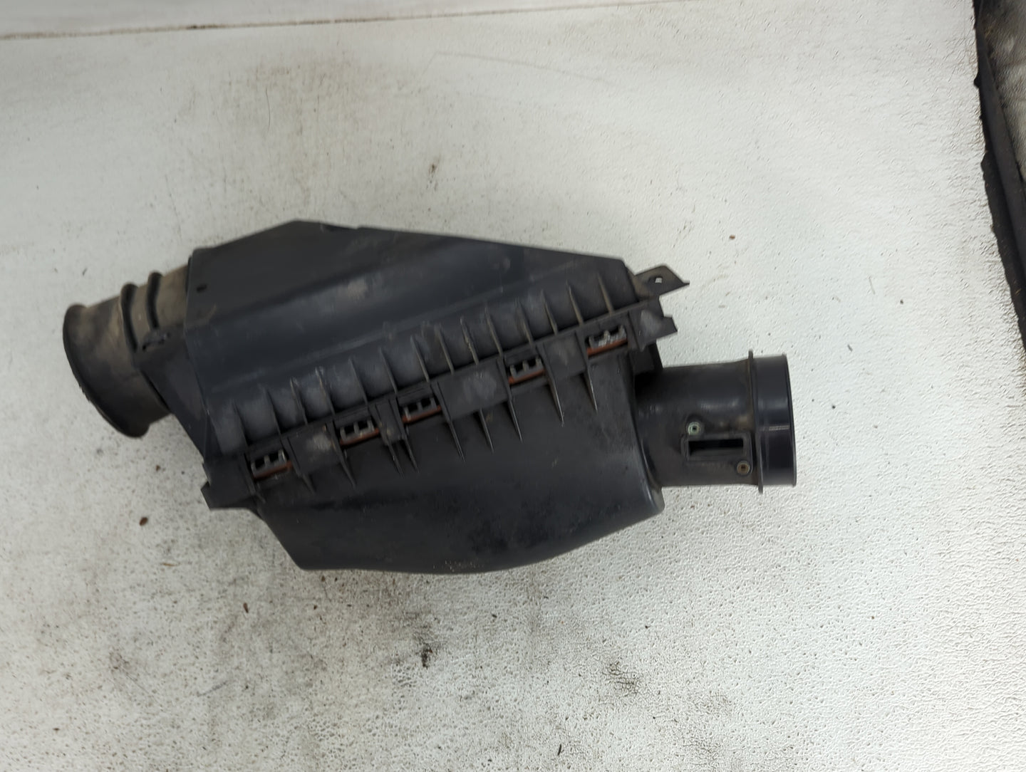 2004-2010 Ford Crown Victoria Air Cleaner Intake-duct Hose Tube - Oemusedautoparts1.com