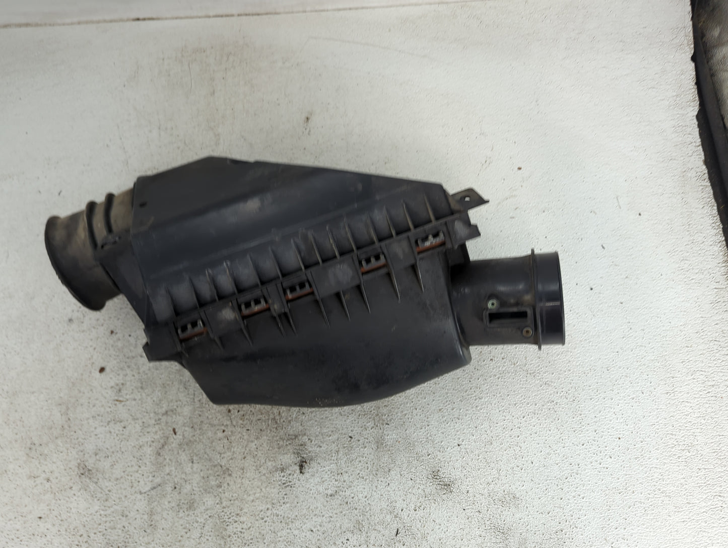 2004-2010 Ford Crown Victoria Air Cleaner Intake-duct Hose Tube - Oemusedautoparts1.com