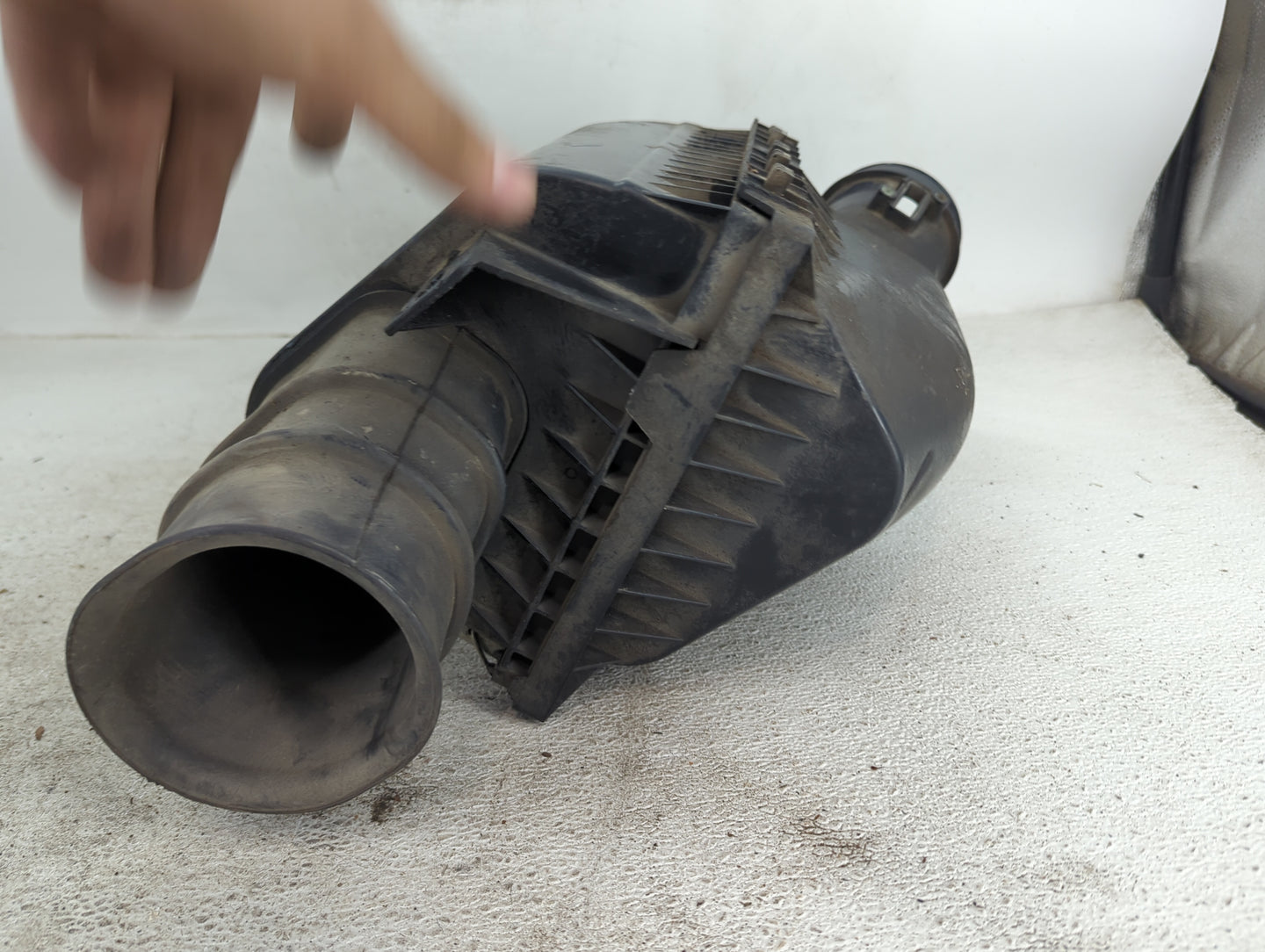 2004-2010 Ford Crown Victoria Air Cleaner Intake-duct Hose Tube - Oemusedautoparts1.com