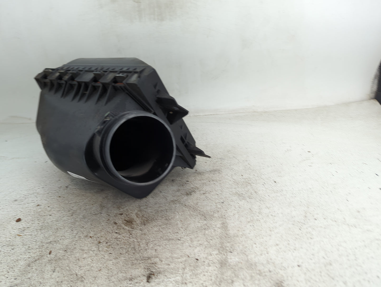 2004-2010 Ford Crown Victoria Air Cleaner Intake-duct Hose Tube - Oemusedautoparts1.com