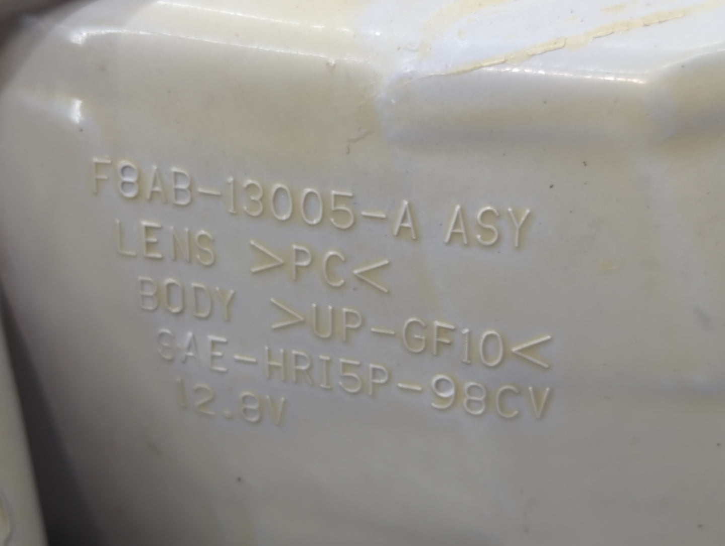 2003 Ford Crown Victoria Passenger Right Oem Head Light Headlight Lamp - Oemusedautoparts1.com