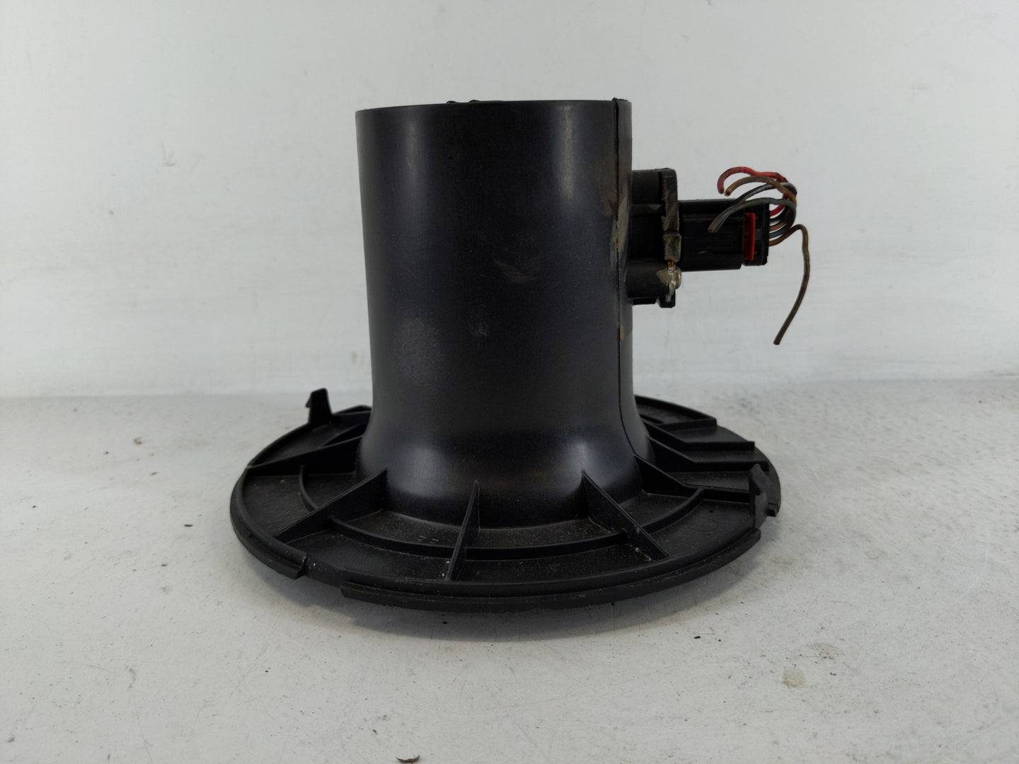 2004-2005 Ford E-350 Club Wagon Mass Air Flow Meter Maf - Oemusedautoparts1.com