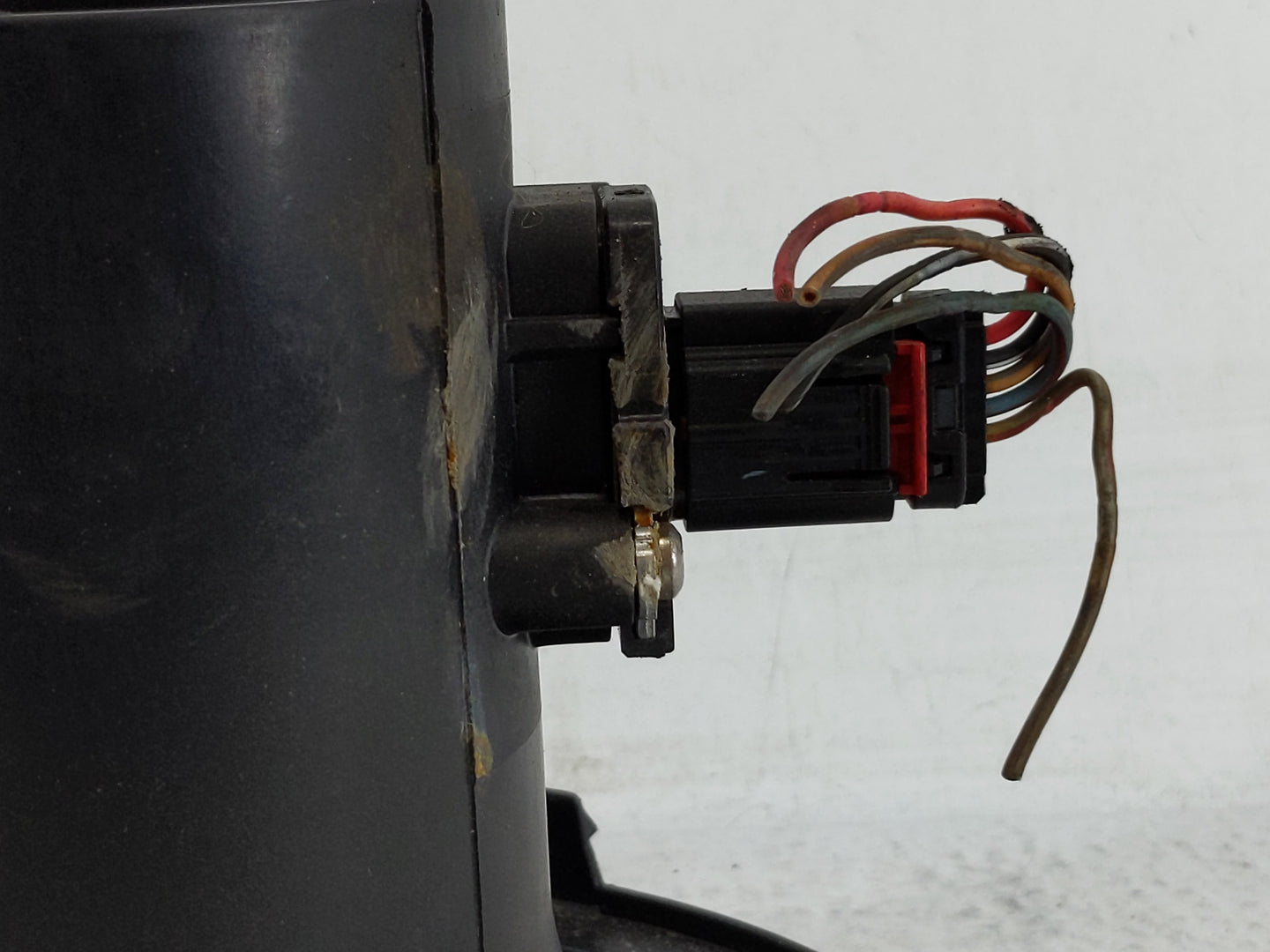 2004-2005 Ford E-350 Club Wagon Mass Air Flow Meter Maf - Oemusedautoparts1.com