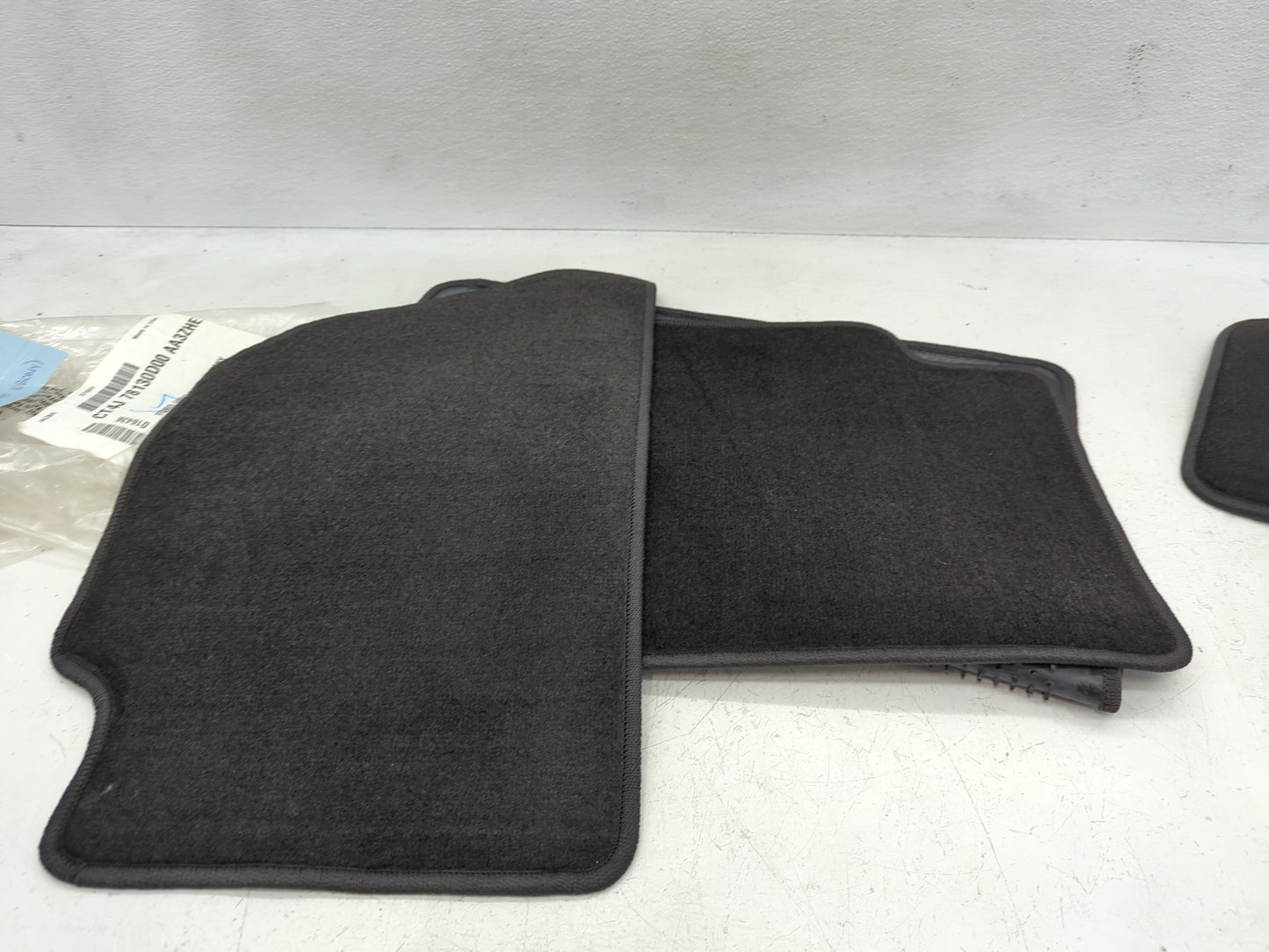 Ford Edge 4PC Floor Mats - Oemusedautoparts1.com