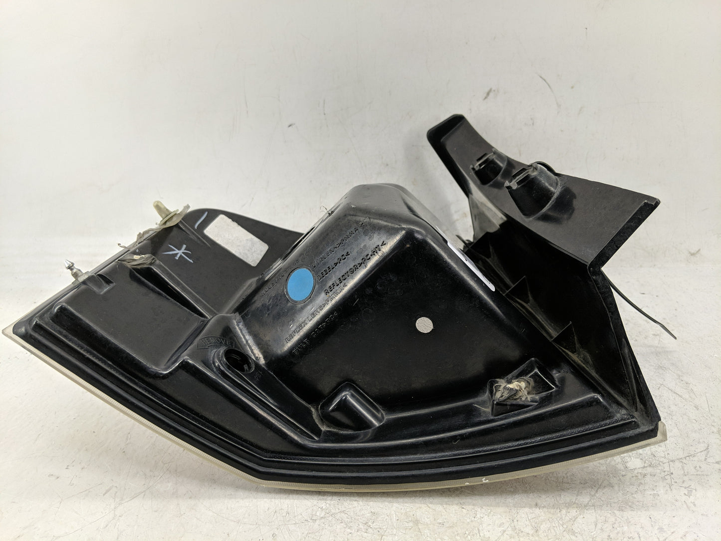 2007-2010 Ford Edge Tail Light Assembly Passenger Right OEM Fits Fits 2007 2008 2009 2010 OEM Used Auto Parts - Oemusedautop