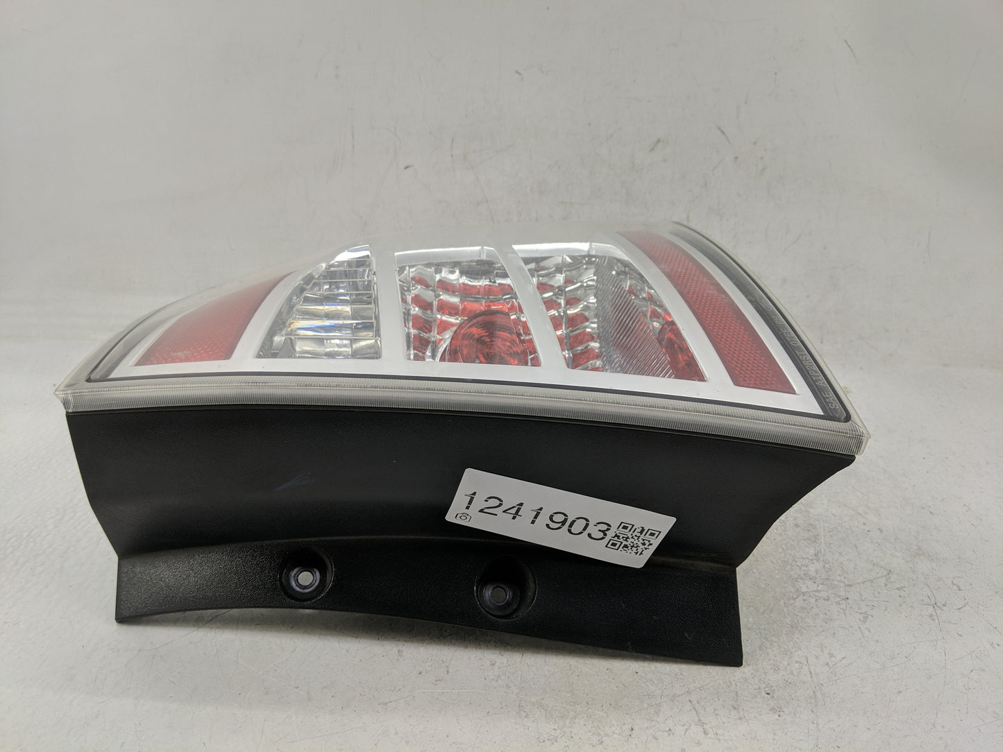 2007-2010 Ford Edge Tail Light Assembly Passenger Right OEM P/N:9T4J 13B504 A Fits Fits 2007 2008 2009 2010 OEM Used Auto Pa
